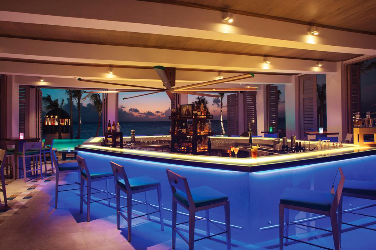 OZEN by Atmosphere at Maadhoo รีสอร์ทมัลดีฟส์